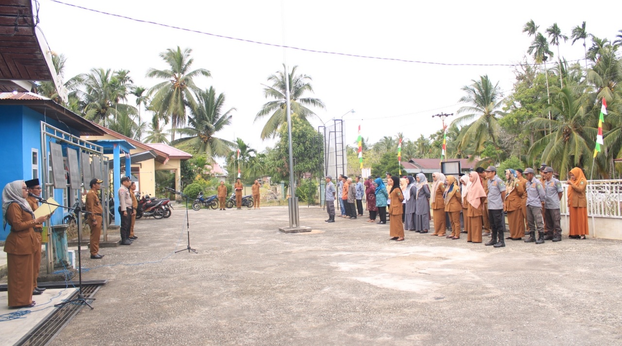 Pemerintah Desa Kembung Luar Melakukan Kegiatan Upacara Bendera Senin 5 Januari 2026