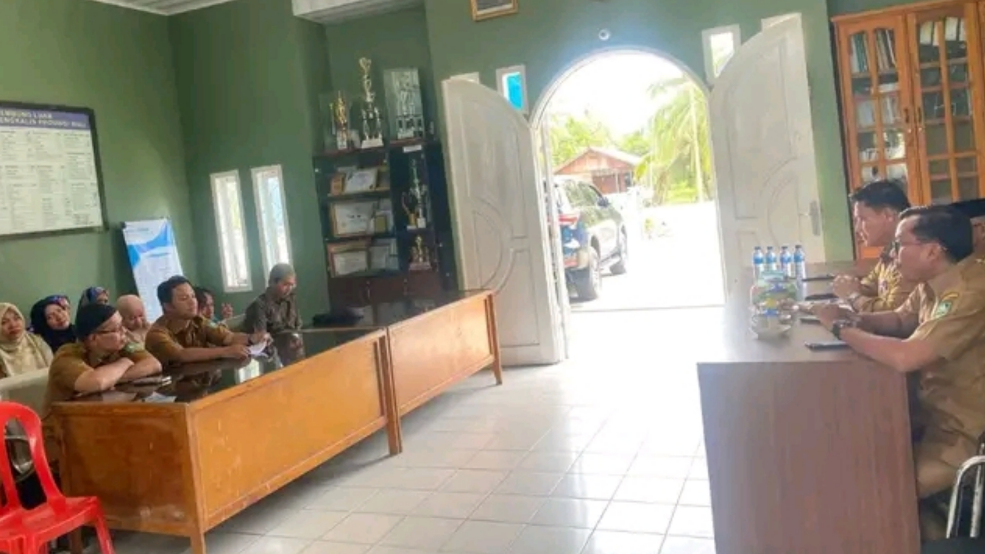KUNJUNGAN CAMAT BANTAN KE DESA KEMBUNG LUAR